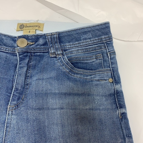 WOMEN'S Democracy Blue Ab Technology Straight Leg Unfinished Cuff Jeans SIze 4 - Picture 10 of 13